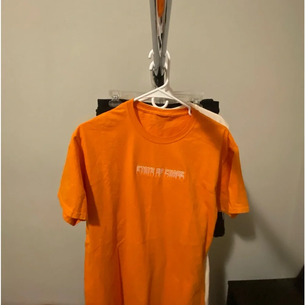 5 Tee Shirts , - Picture 4 of 5